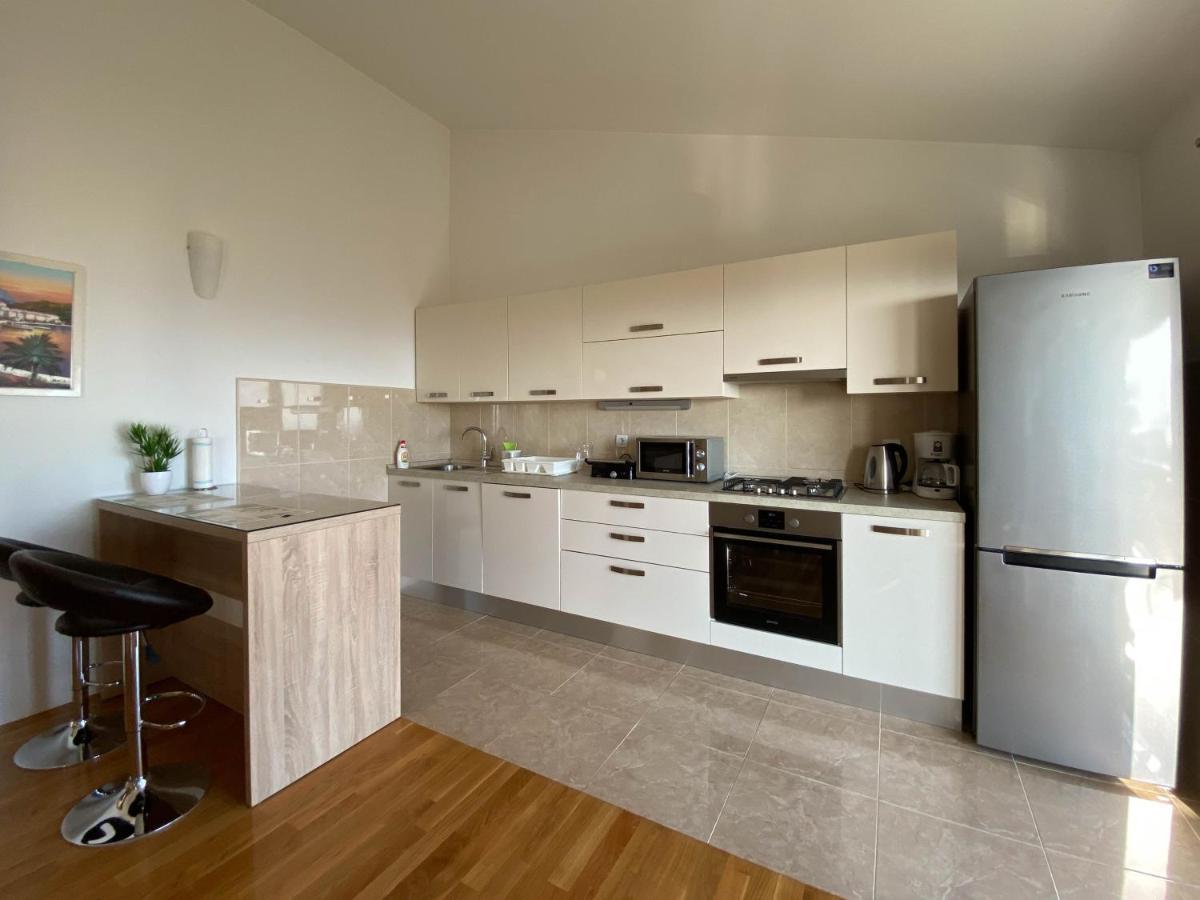 Hotel Apartman Ivan Makarska Zewnętrze zdjęcie