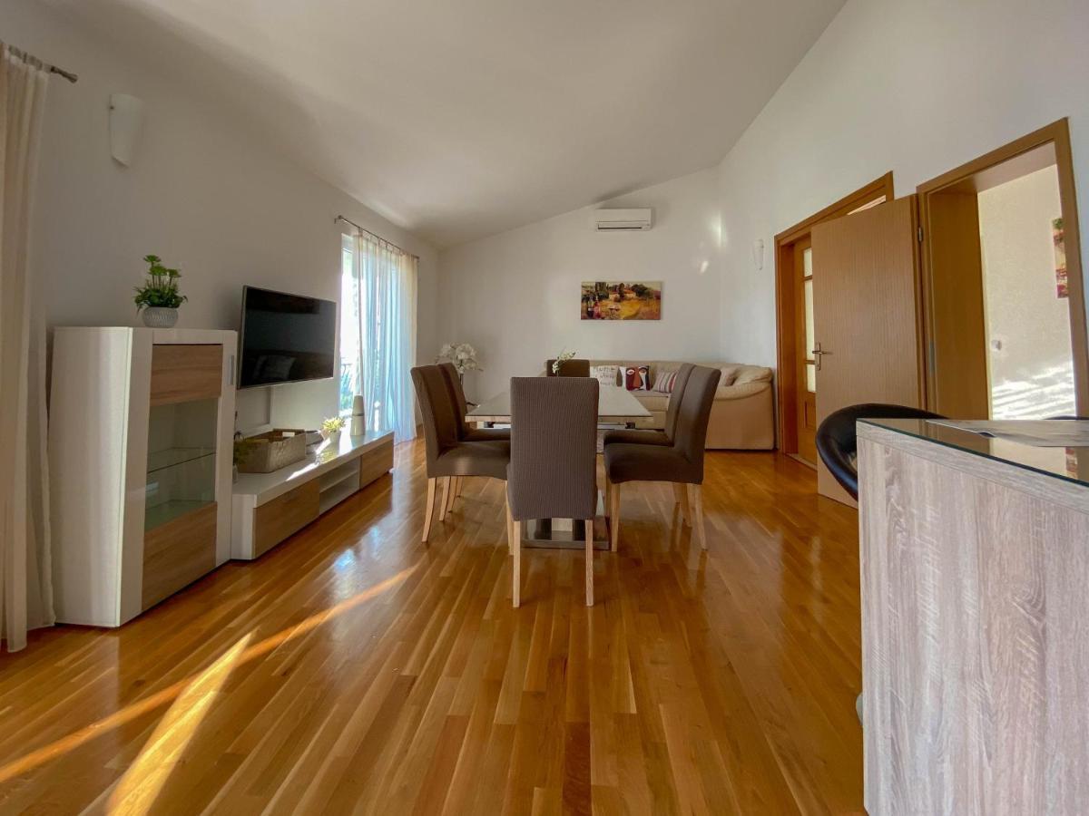 Hotel Apartman Ivan Makarska Zewnętrze zdjęcie
