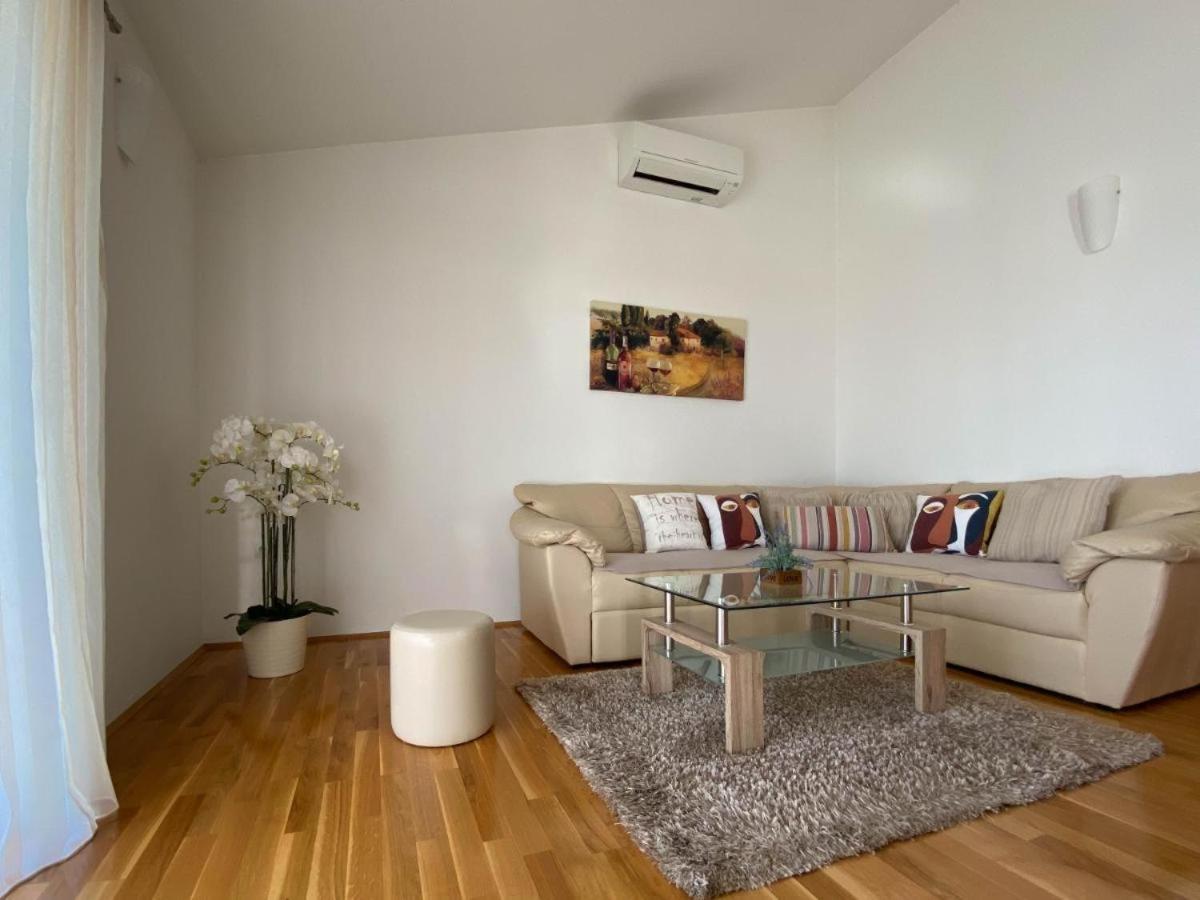 Hotel Apartman Ivan Makarska Zewnętrze zdjęcie